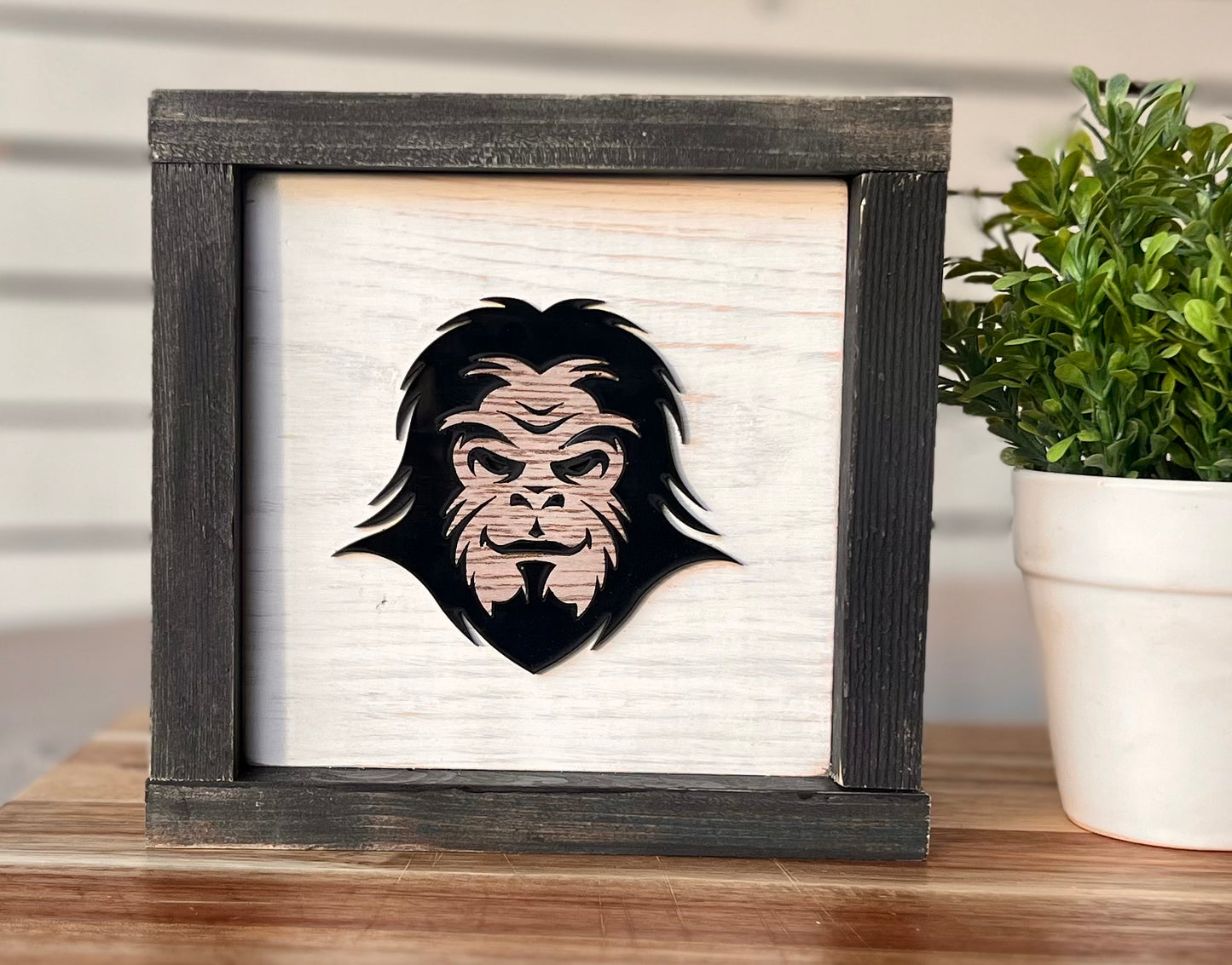 rustic big foot face shelf sitter